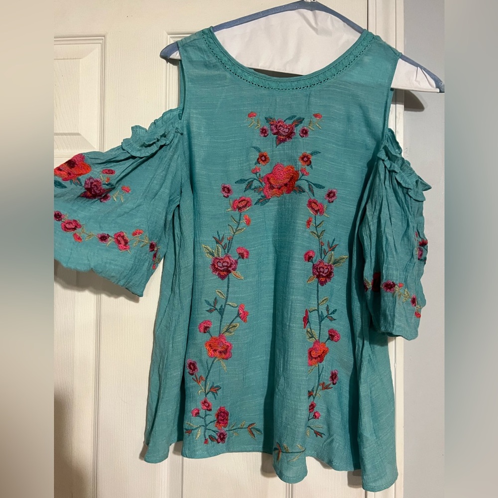 Umgee USA small cold boho shoulder top
